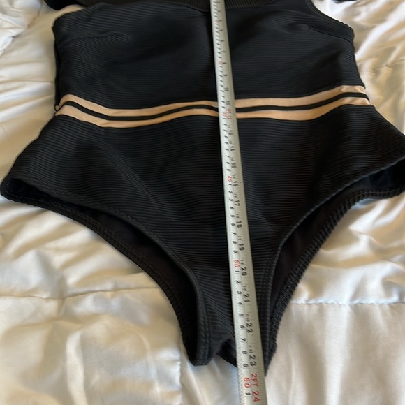 Body Glove Scandal Vice One Piece Off the Shoulder Black Size Large. Beach Wear - Picture 15 of 16